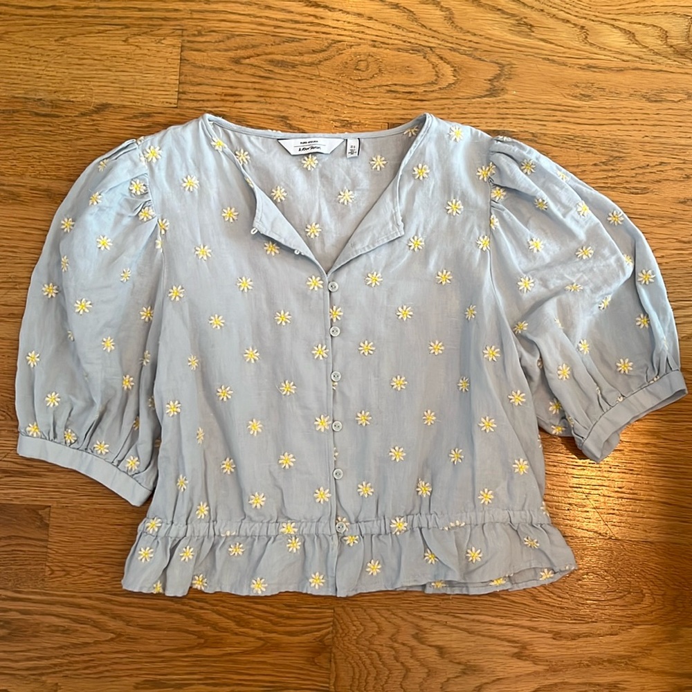 & Other Stories Daisy Embroidered Peplum Top